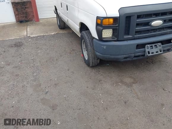 ✅ 2014 Ford Econoline Cargo Commercial • VIN: 1FTSE3EL1EDA49898 • Lot: 43375720. Wystawiony na IAAI z przebiegiem 205 833 mil. Bezpłatny archiwum sprzedaży aukcyjnych z USA i szczegółowy raport historii pojazdu na DreamBid. Zdjęcie 6.