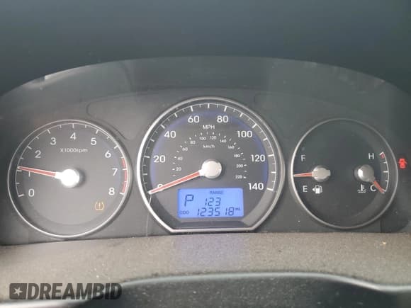 ✅ 2012 Hyundai Santa Fe GLS • VIN: 5XYZGDAB2CG151401 • Lot: 72714994. Listed on Copart with 123,518 mi. Free auction sales archive from the USA and detailed vehicle history report at DreamBid. Image 9.