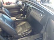 ✅ 2005 Ford Mustang Deluxe • VIN: 1ZVFT84N855165811 • Лот: 42208259. Опубликован ранее на IAAI с пробегом 128 799 миль. Бесплатный доступ к архиву аукционных продаж из США и подробный отчёт об истории автомобиля на DreamBid. Изображение 5.