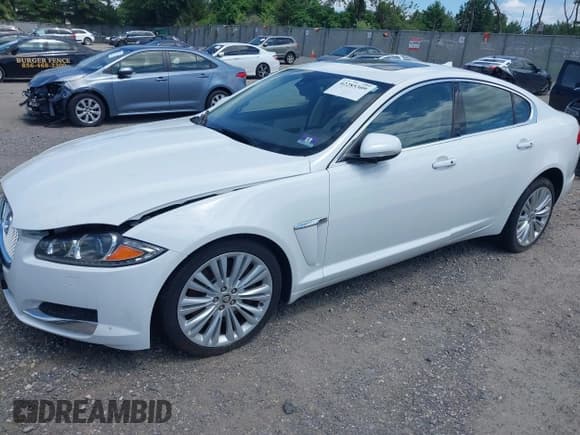 ✅ 2013 Jaguar XF V6 AWD • VIN: SAJWJ0EF2D8U06052 • Lot: 42285309. Wystawiony na IAAI z przebiegiem 112 799 mil. Bezpłatny archiwum sprzedaży aukcyjnych z USA i szczegółowy raport historii pojazdu na DreamBid. Zdjęcie 2.