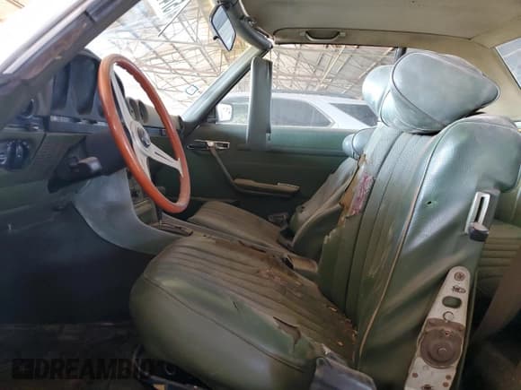 ✅ 1973 Mercedes-Benz SL • VIN: 10704412010908 • Lot: 57447935. Listed on Copart with 244,991 mi. Free auction sales archive from the USA and detailed vehicle history report at DreamBid. Image 7.