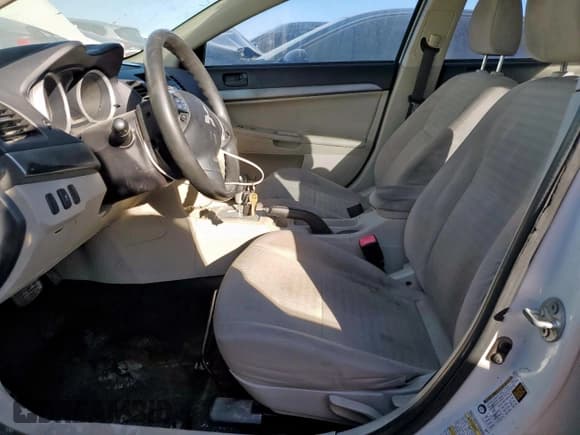 ✅ 2012 Mitsubishi Lancer ES • VIN: JA32U2FU5CU032084 • Lot: 90717495. Wystawiony na Copart z przebiegiem 233 611 mil. Bezpłatny archiwum sprzedaży aukcyjnych z USA i szczegółowy raport historii pojazdu na DreamBid. Zdjęcie 7.