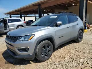2021 Jeep Compass Altitude с VIN 3C4NJCBB8MT577063, выставлен на аукционе Copart как лот 63393005 с пробегом Не указан миль и Списание • Salvage title. История ставок и продаж доступна на DreamBid. Изображение 1.