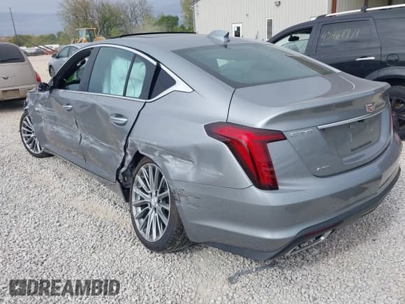 ✅ 2025 Cadillac CT5 Premium Luxury • VIN: 1G6DS5RK1S0113684 • Lot: 43453528. Wystawiony na IAAI z przebiegiem 8 085 mil. Bezpłatny archiwum sprzedaży aukcyjnych z USA i szczegółowy raport historii pojazdu na DreamBid. Zdjęcie 3.