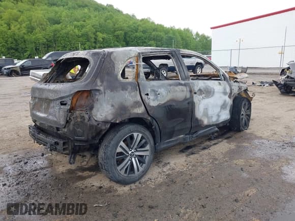 ✅ 2020 Mitsubishi Outlander ES • VIN: JA4AP3AU2LU013519 • Lot: 42263153. Listed on IAAI with 70,000 mi. Free auction sales archive from the USA and detailed vehicle history report at DreamBid. Image 4.