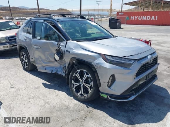 ✅ 2022 Toyota RAV4 XSE • VIN: JTMEB3FV4ND091391 • Лот: 43121925. Опубликован ранее на IAAI с пробегом 27 208 миль. Бесплатный доступ к архиву аукционных продаж из США и подробный отчёт об истории автомобиля на DreamBid. Изображение 1.