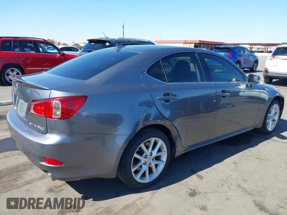 ✅ 2012 Lexus IS 350 • VIN: JTHCE5C2XC5002952 • Lot: 41670617. Wystawiony na IAAI z przebiegiem 144 002 mil. Bezpłatny archiwum sprzedaży aukcyjnych z USA i szczegółowy raport historii pojazdu na DreamBid. Zdjęcie 4.