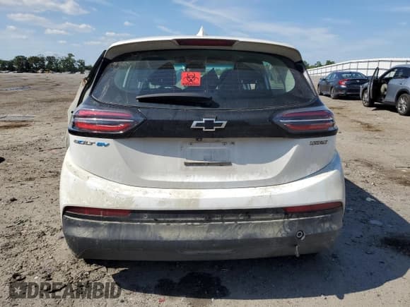 ✅ 2022 Chevrolet Bolt EV 2LT • VIN: 1G1FX6S00N4100937 • Lot: 60074914. Wystawiony na Copart z przebiegiem Nie podano. Bezpłatny archiwum sprzedaży aukcyjnych z USA i szczegółowy raport historii pojazdu na DreamBid. Zdjęcie 6.