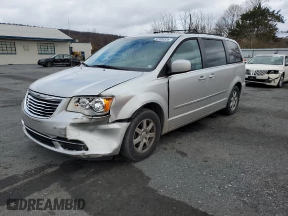 ✅ 2012 Chrysler Town & Country Touring • VIN: 2C4RC1BG5CR210344 • Лот: 92009325. Опубликован ранее на Copart с пробегом 266 471 миль. Бесплатный доступ к архиву аукционных продаж из США и подробный отчёт об истории автомобиля на DreamBid. Изображение 1.