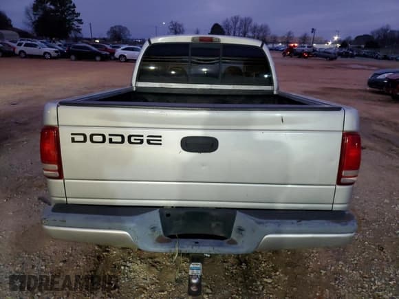 ✅ 2001 Dodge Dakota Sport • VIN: 1B7HL2AXX1S289489 • Lot: 87668325. Wystawiony na Copart z przebiegiem 210 385 mil. Bezpłatny archiwum sprzedaży aukcyjnych z USA i szczegółowy raport historii pojazdu na DreamBid. Zdjęcie 6.