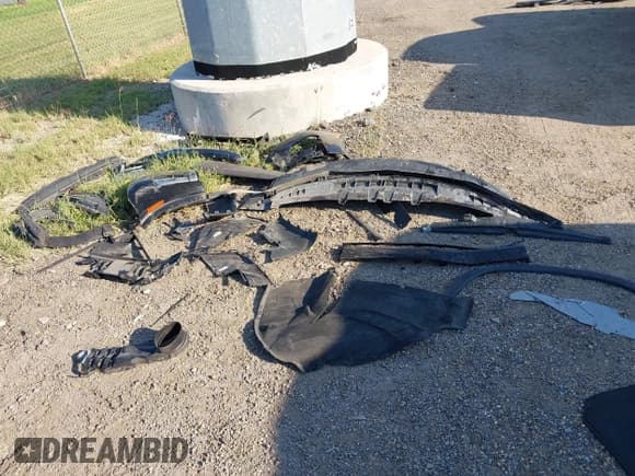 ✅ 2023 Chevrolet Traverse LS • VIN: 1GNERFKW5PJ321043 • Lot: 43370186. Wystawiony na IAAI z przebiegiem 32 386 mil. Bezpłatny archiwum sprzedaży aukcyjnych z USA i szczegółowy raport historii pojazdu na DreamBid. Zdjęcie 12.