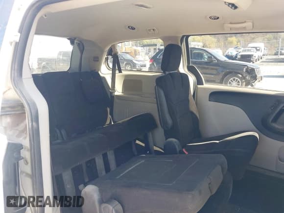 ✅ 2014 Dodge Grand Caravan SXT • VIN: 2C4RDGCG9ER253571 • Lot: 43531700. Wystawiony na IAAI z przebiegiem 355 313 mil. Bezpłatny archiwum sprzedaży aukcyjnych z USA i szczegółowy raport historii pojazdu na DreamBid. Zdjęcie 8.