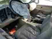 2001 Chevrolet Suburban LS с VIN 3GNEC16T51G249998, выставлен на аукционе Copart как лот 65819714 с пробегом Не указан миль и На запчасти • Non repairable. История ставок и продаж доступна на DreamBid. Изображение 7.