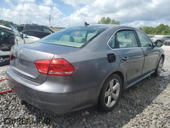 ✅ 2012 Volkswagen Passat SE • VIN: 1VWBH7A38CC082790 • Lot: 65887865. Listed on Copart with 256,172 mi. Free auction sales archive from the USA and detailed vehicle history report at DreamBid. Image 3.