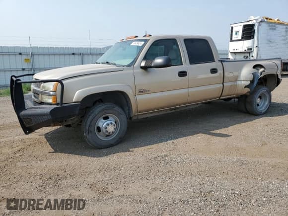 ✅ 2004 Chevrolet Silverado 3500 DRW • VIN: 1GCJK33184F142619 • Lot: 63479454. Listed on Copart with 86,308 mi. Free auction sales archive from the USA and detailed vehicle history report at DreamBid. Image 1.