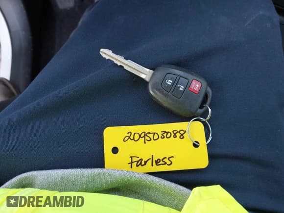 ✅ 2015 Toyota RAV4 XLE • VIN: 2T3WFREV8FW143333 • Лот: 43660394. Опубликован ранее на IAAI с пробегом 153 202 миль. Бесплатный доступ к архиву аукционных продаж из США и подробный отчёт об истории автомобиля на DreamBid. Изображение 11.