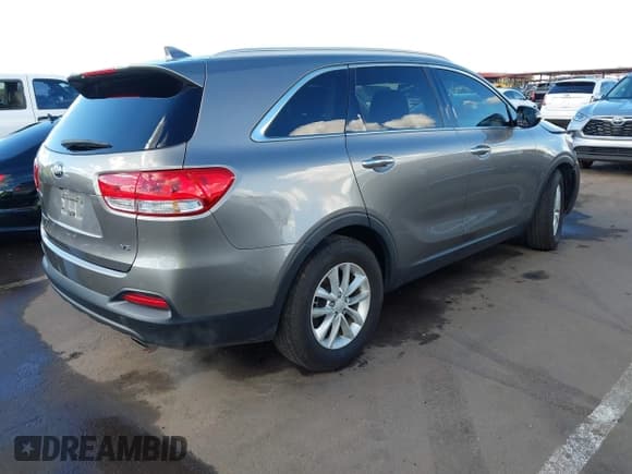 ✅ 2016 Kia Sorento LX • VIN: 5XYPG4A53GG005936 • Lot: 43740572. Listed on IAAI with 69,017 mi. Free auction sales archive from the USA and detailed vehicle history report at DreamBid. Image 4.
