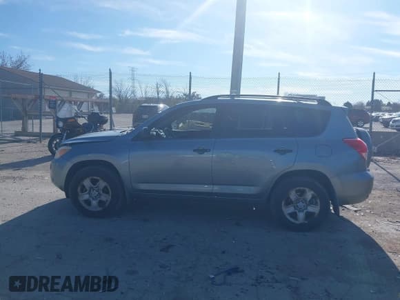 ✅ 2008 Toyota RAV4 • VIN: JTMBD35V085200040 • Lot: 43625247. Wystawiony na IAAI z przebiegiem 198 576 mil. Bezpłatny archiwum sprzedaży aukcyjnych z USA i szczegółowy raport historii pojazdu na DreamBid. Zdjęcie 14.