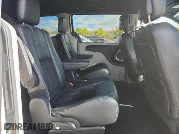 ✅ 2017 Dodge Grand Caravan SXT • VIN: 2C4RDGCG0HR625271 • Лот: 80835805. Опубликован ранее на Copart с пробегом 78 076 миль. Бесплатный доступ к архиву аукционных продаж из США и подробный отчёт об истории автомобиля на DreamBid. Изображение 11.