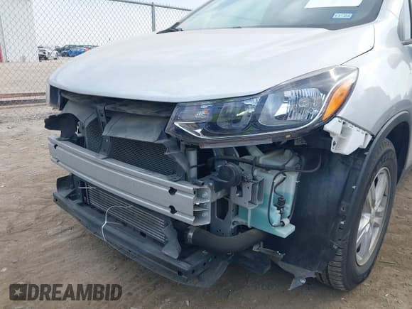 ✅ 2020 Chevrolet Trax LS • VIN: KL7CJKSB0LB312202 • Lot: 43736937. Wystawiony na IAAI z przebiegiem 45 557 mil. Bezpłatny archiwum sprzedaży aukcyjnych z USA i szczegółowy raport historii pojazdu na DreamBid. Zdjęcie 19.