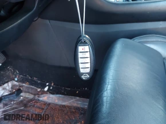 ✅ 2016 Nissan Maxima Platinum • VIN: 1N4AA6APXGC410075 • Lot: 43431460. Wystawiony na IAAI z przebiegiem 73 563 mil. Bezpłatny archiwum sprzedaży aukcyjnych z USA i szczegółowy raport historii pojazdu na DreamBid. Zdjęcie 11.