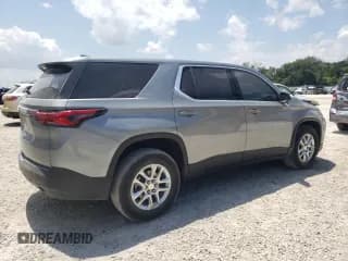 ✅ 2023 Chevrolet Traverse LS • VIN: 1GNERFKW9PJ213153 • Lot: 67842944. Wystawiony na Copart z przebiegiem 13 056 mil. Bezpłatny archiwum sprzedaży aukcyjnych z USA i szczegółowy raport historii pojazdu na DreamBid. Zdjęcie 3.