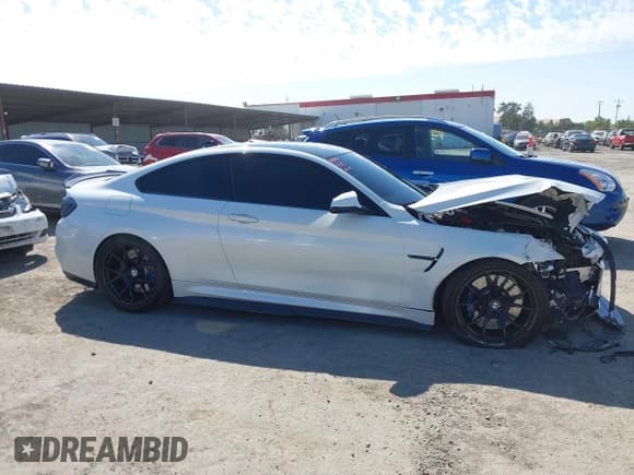 ✅ 2016 BMW M4 • VIN: WBS3R9C50GK338259 • Lot: 43171798. Wystawiony na IAAI z przebiegiem 83 961 mil. Bezpłatny archiwum sprzedaży aukcyjnych z USA i szczegółowy raport historii pojazdu na DreamBid. Zdjęcie 13.