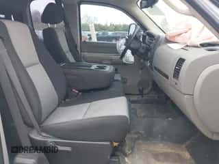 2009 Chevrolet Silverado 2500HD с VIN 1GCHK49669E157060, выставлен на аукционе IAAI как лот 42068091 с пробегом Не указан миль и . История ставок и продаж доступна на DreamBid. Изображение 5.
