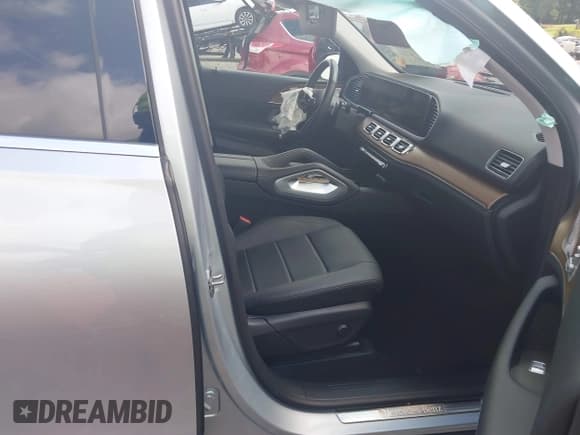 ✅ 2024 Mercedes-Benz GLE 350 • VIN: 4JGFB4FB0RB182137 • Lot: 42531836. Listed on IAAI with 11,875 mi. Free auction sales archive from the USA and detailed vehicle history report at DreamBid. Image 5.