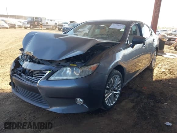 ✅ 2013 Lexus ES 250 • VIN: JTHBK1GGXD2067712 • Lot: 43551754. Listed on IAAI with 70,054 mi. Free auction sales archive from the USA and detailed vehicle history report at DreamBid. Image 17.
