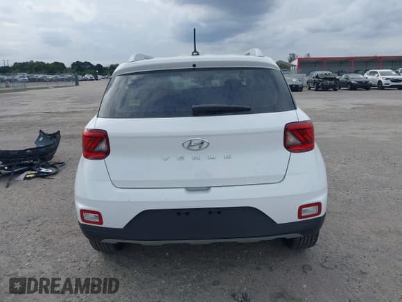 ✅ 2024 Hyundai Venue SEL • VIN: KMHRC8A30RU285015 • Lot: 41362985. Listed on IAAI with 2,956 mi. Free auction sales archive from the USA and detailed vehicle history report at DreamBid. Image 17.