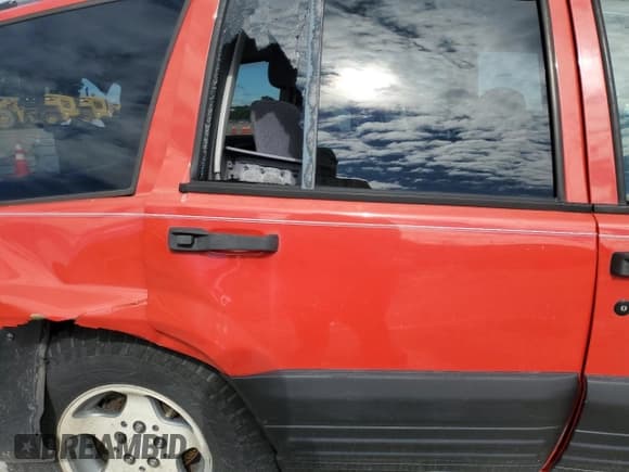 ✅ 1997 Jeep Grand Cherokee TSi • VIN: 1J4FX58S4VC704212 • Lot: 58622935. Wystawiony na Copart z przebiegiem 278 435 mil. Bezpłatny archiwum sprzedaży aukcyjnych z USA i szczegółowy raport historii pojazdu na DreamBid. Zdjęcie 11.