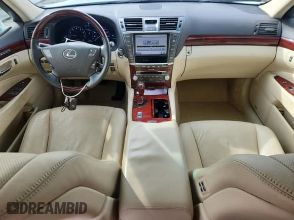 ✅ 2012 Lexus LS 460 • VIN: JTHCL5EF4C5014584 • Lot: 85424695. Wystawiony na Copart z przebiegiem 40 575 mil. Bezpłatny archiwum sprzedaży aukcyjnych z USA i szczegółowy raport historii pojazdu na DreamBid. Zdjęcie 8.