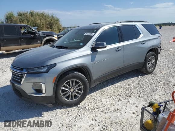 ✅ 2023 Chevrolet Traverse LT Cloth • VIN: 1GNERGKW8PJ194875 • Lot: 67810064. Wystawiony na Copart z przebiegiem 45 066 mil. Bezpłatny archiwum sprzedaży aukcyjnych z USA i szczegółowy raport historii pojazdu na DreamBid. Zdjęcie 1.