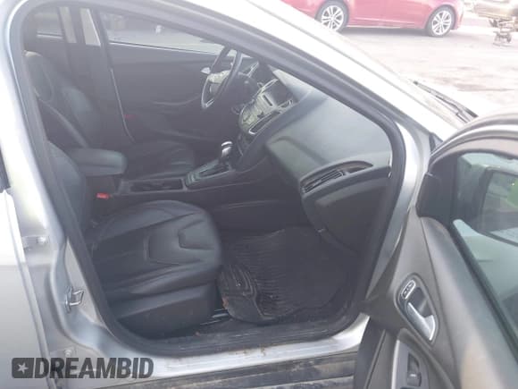 ✅ 2016 Ford Focus SE • VIN: 1FADP3K20GL360476 • Lot: 42996251. Wystawiony na IAAI z przebiegiem 95 295 mil. Bezpłatny archiwum sprzedaży aukcyjnych z USA i szczegółowy raport historii pojazdu na DreamBid. Zdjęcie 5.