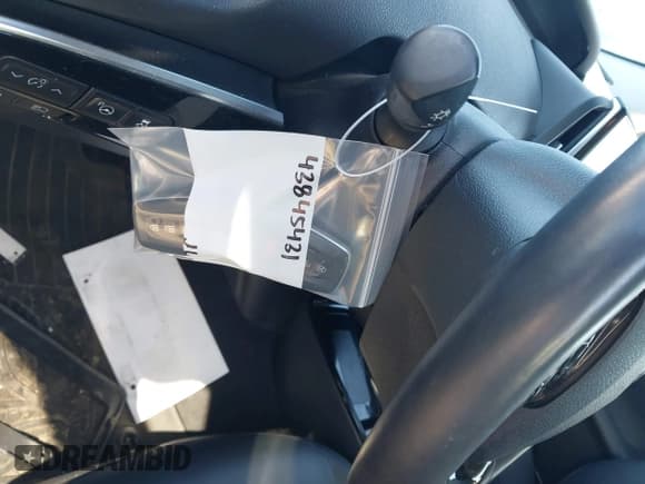 ✅ 2020 Toyota Prius Limited • VIN: JTDKARFP2L3135465 • Lot: 43845431. Listed on IAAI with 116,786 mi. Free auction sales archive from the USA and detailed vehicle history report at DreamBid. Image 18.