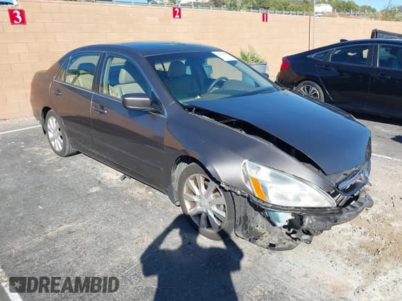 ✅ 2006 Honda Accord EX-L • VIN: 1HGCM66556A070038 • Lot: 43530970. Listed on IAAI with 231,126 mi. Free auction sales archive from the USA and detailed vehicle history report at DreamBid. Image 1.