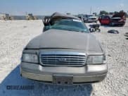 ✅ 2003 Ford Crown Victoria LX • VIN: 2FAHP74W93X154854 • Лот: 85175165. Опубликован ранее на Copart с пробегом Не указан. Бесплатный доступ к архиву аукционных продаж из США и подробный отчёт об истории автомобиля на DreamBid. Изображение 5.