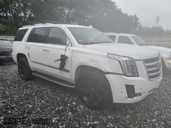 ✅ 2018 Cadillac Escalade Luxury • VIN: 1GYS4BKJ7JR278304 • Lot: 67045065. Listed on Copart with 191,448 mi. Free auction sales archive from the USA and detailed vehicle history report at DreamBid. Image 4.