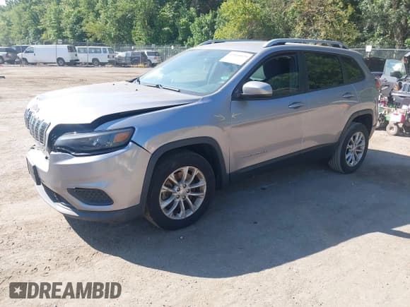 ✅ 2020 Jeep Cherokee Latitude • VIN: 1C4PJLCB6LD577493 • Lot: 43118029. Wystawiony na IAAI z przebiegiem 97 938 mil. Bezpłatny archiwum sprzedaży aukcyjnych z USA i szczegółowy raport historii pojazdu na DreamBid. Zdjęcie 22.