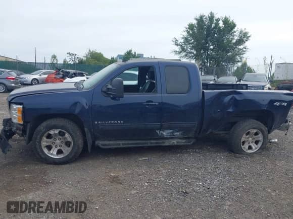 2009 Chevrolet Silverado 1500 LTZ z VIN 1GCEK39J19Z227509, wystawiony jako IAAI lot #43339769 z przebiegiem 98 235 mil mil oraz . Historia ofert i sprzedaży dostępna na DreamBid. Obrazek 15.