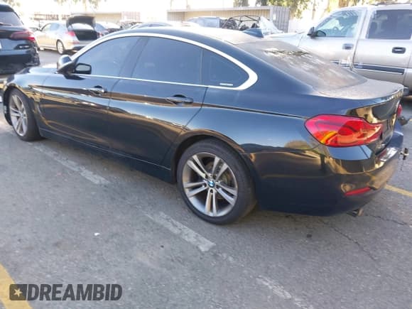 ✅ 2019 BMW 4 Series 430i • VIN: WBA4J1C57KBM12125 • Lot: 43781037. Wystawiony na IAAI z przebiegiem 111 115 mil. Bezpłatny archiwum sprzedaży aukcyjnych z USA i szczegółowy raport historii pojazdu na DreamBid. Zdjęcie 3.