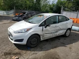 ✅ 2014 Ford Fiesta S • VIN: 3FADP4AJ2EM227499 • Lot: 67220275. Wystawiony na Copart z przebiegiem 143 023 mil. Bezpłatny archiwum sprzedaży aukcyjnych z USA i szczegółowy raport historii pojazdu na DreamBid. Zdjęcie 1.