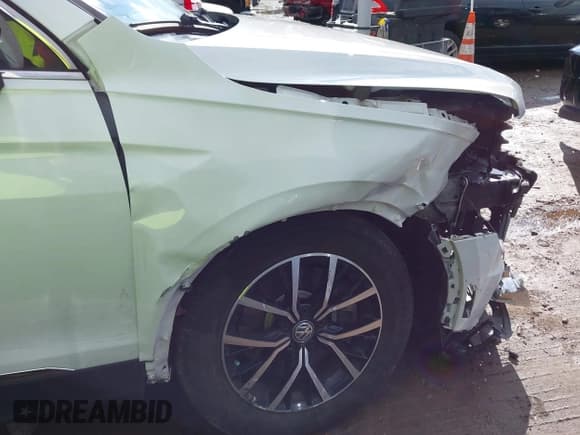 ✅ 2021 Volkswagen Tiguan SE • VIN: 3VV2B7AX7MM123550 • Лот: 43560405. Опубликован ранее на IAAI с пробегом 138 750 миль. Бесплатный доступ к архиву аукционных продаж из США и подробный отчёт об истории автомобиля на DreamBid. Изображение 17.