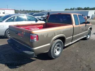 ✅ 1999 Chevrolet S-10 LS Xtreme • VIN: 1GCCS1944X8100486 • Лот: 41644547. Опубликован ранее на IAAI с пробегом 288 232 миль. Бесплатный доступ к архиву аукционных продаж из США и подробный отчёт об истории автомобиля на DreamBid. Изображение 4.