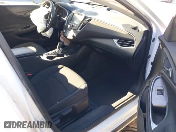 ✅ 2016 Chevrolet Malibu LS • VIN: 1G1ZB5ST6GF275233 • Лот: 43699426. Опубликован ранее на IAAI с пробегом 87 752 миль. Бесплатный доступ к архиву аукционных продаж из США и подробный отчёт об истории автомобиля на DreamBid. Изображение 5.