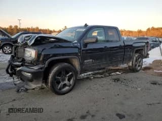 ✅ 2019 GMC Sierra 1500 • VIN: 2GTV2LEC5K1173301 • Лот: 42601325. Опубликован ранее на Copart с пробегом 93 761 миль. Бесплатный доступ к архиву аукционных продаж из США и подробный отчёт об истории автомобиля на DreamBid. Изображение 1.