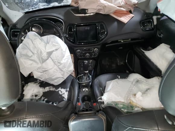 ✅ 2019 Jeep Compass Limited • VIN: 3C4NJDCB0KT854452 • Лот: 45643835. Опубликован ранее на Copart с пробегом Не указан. Бесплатный доступ к архиву аукционных продаж из США и подробный отчёт об истории автомобиля на DreamBid. Изображение 8.