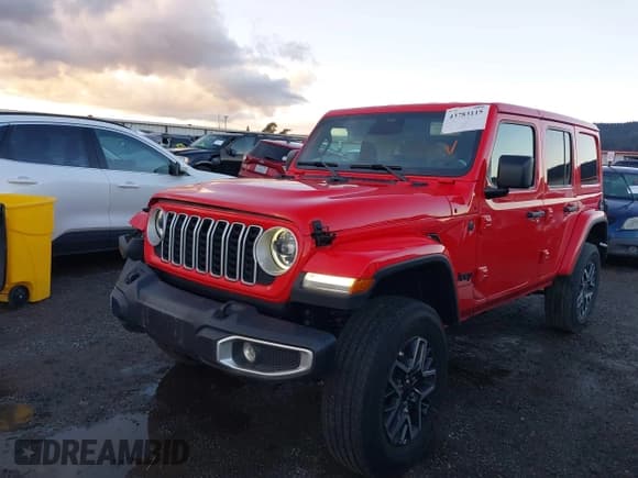 ✅ 2025 Jeep Wrangler Sahara • VIN: 1C4PJXEN9SW592426 • Lot: 43783115. Listed on IAAI with 11,359 mi. Free auction sales archive from the USA and detailed vehicle history report at DreamBid. Image 20.