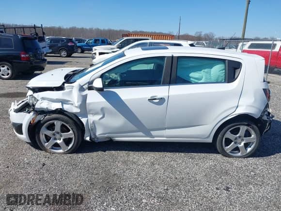 ✅ 2013 Chevrolet Sonic LTZ • VIN: 1G1JF6SG6D4235476 • Лот: 41758012. Размещён на IAAI с пробегом 173 093 миль миль. Получите бесплатный доступ к архиву аукционных продаж из США и посмотрите подробный отчёт об истории автомобиля на DreamBid. Изображение 14.